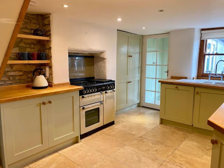 Cotswold Home Over 4 Floors - Perfect For Families Friends Contractors Chipping Norton Extérieur photo