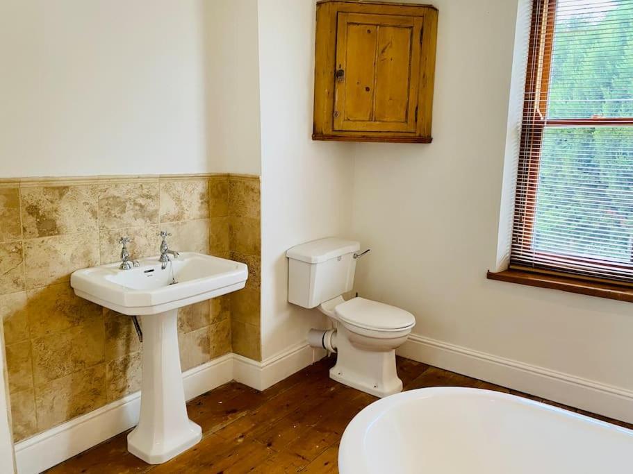 Cotswold Home Over 4 Floors - Perfect For Families Friends Contractors Chipping Norton Extérieur photo